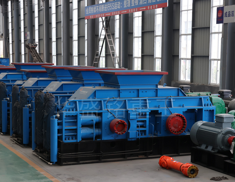 大型全液壓對輥制砂機(jī) 大型全液壓對輥制砂機(jī)