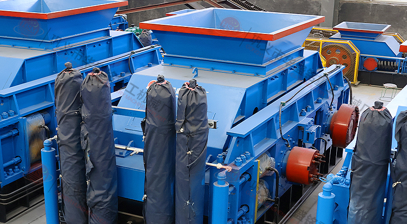  鈉長石大型全自動(dòng)液壓對(duì)輥制砂機(jī)價(jià)格多少？