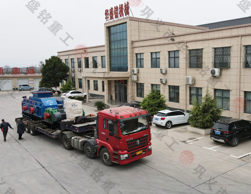 時(shí)產(chǎn)200噸對(duì)輥液壓制砂機(jī)，處理鵝卵石、石灰石的出砂效果怎么樣呢？