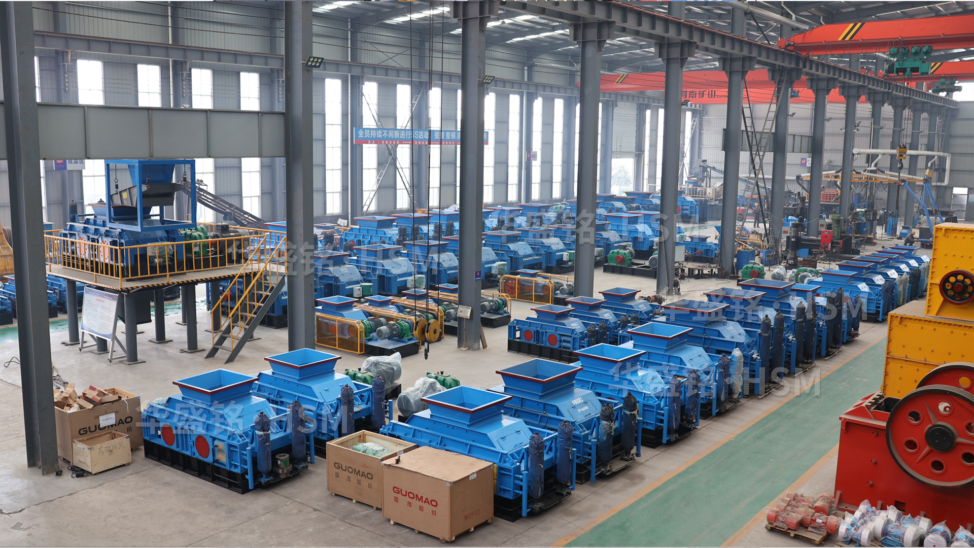 砂廠回料處理難？大型對(duì)輥破碎機(jī)助您成品率上升，成本直降降低