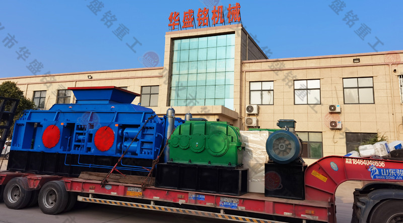 1500×800液壓對(duì)輥破碎機(jī)裝車(chē)發(fā)往廣東